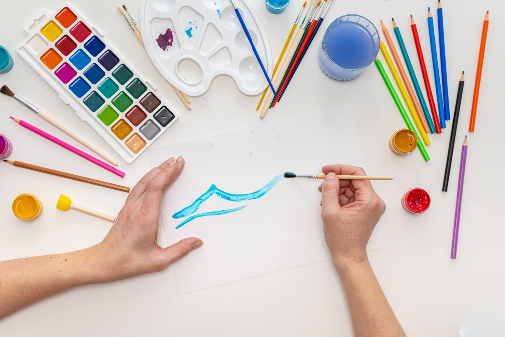 What exactly do art therapists do